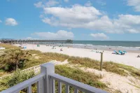 Beachfront- 1st row!: 6bedroom/4 bath sleeps 16