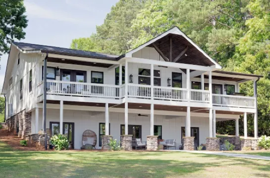 Private Lakefront Retreat with SpaCruzzi, Fire Pit and Serene Views