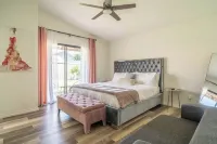 Indio Paradise: 4 Bedrooms w/Resort-Like Pool