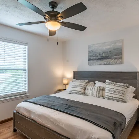 Fun 3 Bedroom Home with Gameroom near Ark!!