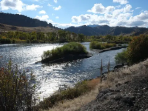 Freshly Remodeled 2 Bedroom, Full Kitchen, living Room Suite, in Cascade unit #4 Hotels in Cascade