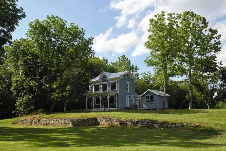 Farmhouse on the river!
