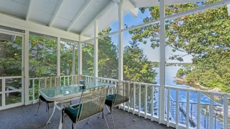 PRIVATE DOCK PRIVATE COVE IN MARGARITAVILLE Отели в г. Осейдж Тауншип