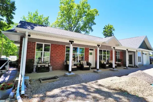 Tranquil Lake Cottage Hotels in Union Township