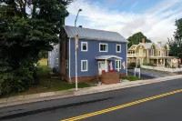 The Sterling- walk to everything Luray has to offer! Chef available