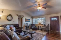Beautiful Warm and Spacious Home, 3bed/2 full bath