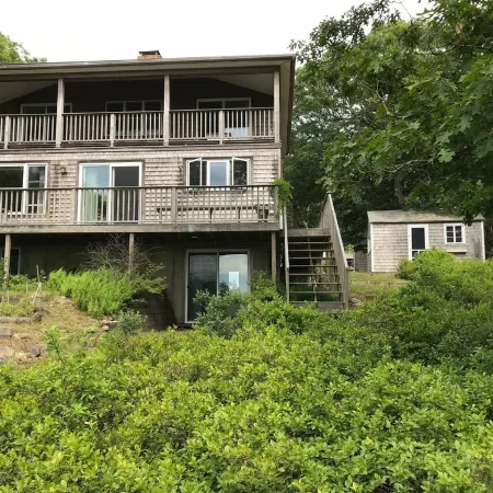 Sparkling Waterfront Gem, Spectacular Views, Private Beach, Great for Kayaks