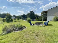 Cozy Ranch Home 1 Mile from CUMBERLAND POINT Boat Ramp. Owner Managed Property.