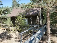 Glendo Log Home Close to Lake