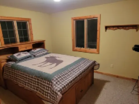 Lazy Bear Lodge family- friendly cabin near Lake Arbutus & Hatfield デューハーストのホテル