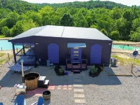 Unique Waterfront Nature Cabin Hot Tub Sauna 3 mi from Hocking Hills St Pk Hotels in Swan Township