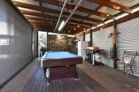 Rose Cottage Studio Romantic or Solo Getaway. Spa, Games Room فنادق في Broke