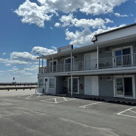 Ocean Front Penthouse Suite Magnificent Oceans views & King Bed