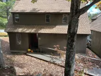 Experience lake life! Beautiful, light-filled Grantham condo near Lake Sunapee