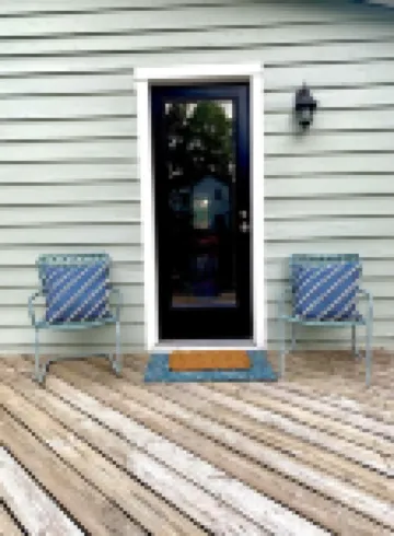 Belle is a cute cottage blocks from shops, bay, cafes