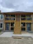 No chores! /6 guests /⬆️stairs /🦮🐈/WI-FI/24x24 rainshower head Hotels near Haysland Square