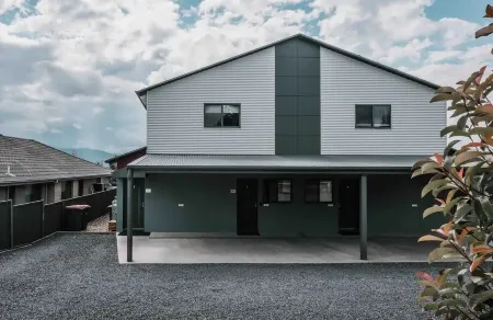 Cooinda Studio Отели рядом с достопримечательностью «Сноуи Маунтинс Граммар Скул»