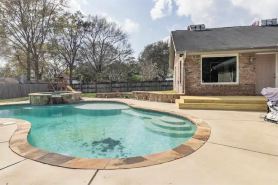 Quiet escape with pool and spa