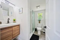 Gold Anchor Cottage - private hot tub getaway! Hotels near Sandwich State Fish Hatchery
