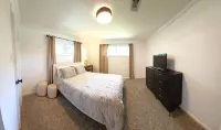 Polished Home Near Central/Galleria/NRG/Med Ctr Hotels near iBurn