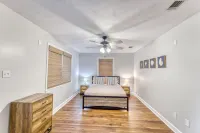 POOL with Heating option! 6-seater Golf Cart &GameRoom! Walk to Beach &Downtown!