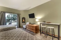 Amazing! Close to Everything! Immaculate FREE Shuttle HotTub Pool Trails!