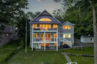 Winnie Waterfront - Beautiful Lakefront Home!!! sandy water, Close to Gunstock!! Hotel a 