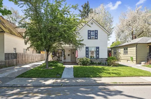 1890's renovated downtown Coeur d’Alene home