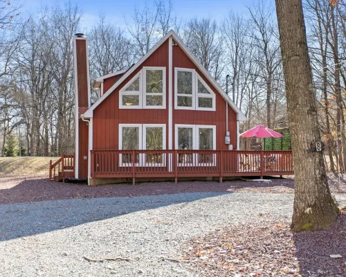 •Redwoods Chalet in the Poconos• Hoteles en Municipio de Penn Forest