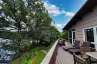 Lakefront Oasis - Kayaks - Hot Tub - Fire Pit