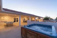 5-bedroom vacation home 15 minutes to Joshua Tree National Park