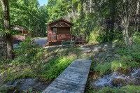 Mountain serenity close to hiking, rafting, fishing and kayaking.  "Coyote Song"