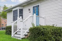 Charming Catskill getaway walking distance to Main St. Pet-friendly! 스피드웨이 주변 호텔