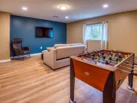 Charming Newly Renovated Home Hotels in Campton