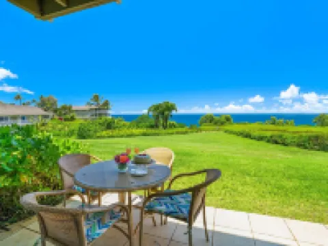 PRIVATE CORNER UNIT WITH SPECTACULAR OCEAN FRONT VIEWS Hotels in Princeville