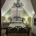 Davis Street Victorian  -  Steps away from Celebration Square !