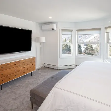 Fully Renovated Condo in Greenspring Community (Mt Snow)