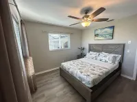 Retreat with Screened Heated Pool Overlooking the Golf Course 3BR/2BA Rotonda West住宿飯店