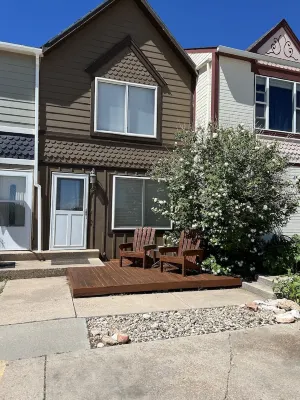 4 bedroom 4 bath Laramie townhouse.  Close to all the fun!!!