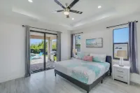 Sunrise Villa with Private Heated Salt Water Pool and Spa near Golf Course Hotels near Cape Coral Sports Complex