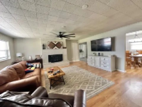 15 minutes to the airport. A peaceful nest in the middle of the city. Hotel di Owasso