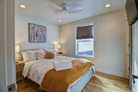 Olde Town Oasis: Pet-Friendly Luxury Just Two Blocks from Olde Town