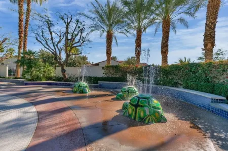 Stunning View, Perfectly Located 2BR Отели рядом с достопримечательностью «Библиотека Ла Куинта»