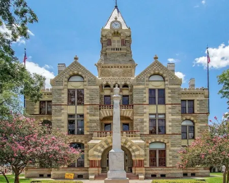 Charming & Cozy Victorian in Quiet Residential Setting 拉格蘭奇酒店