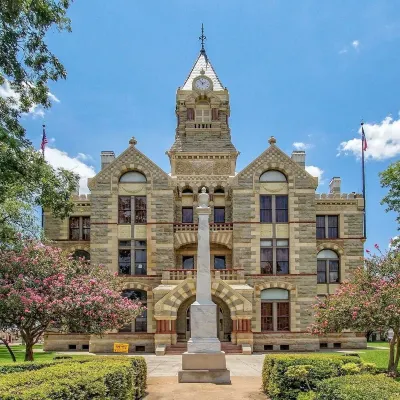 Charming & Cozy Victorian in Quiet Residential Setting Hotels near The Quilted Skein - Quilt Shop near Houston & Austin TX