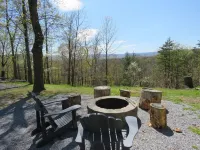 A WELL-APPOINTED CABIN, RURAL RELAXATION, FIREPIT!