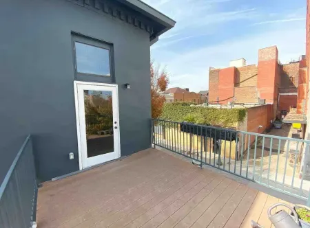 Luxury loft located in the heart of the Downtown Mobile Entertainment District Отели в г. Мобил