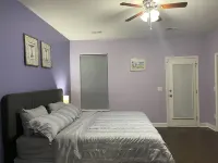 Spacious 3 level Townhome in prime location! Tvs & fans in all 4 bedrooms!! Hotels near All A Flutter Farms LLC