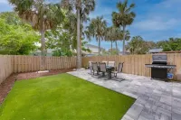 Beach, restaurants, shopping and near Mayo Clinic!