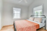 Newly renovated, 2 blocks from downtown Bradley Beach, short walk to the beach! Hotel in zona Historical Society of Ocean Grove